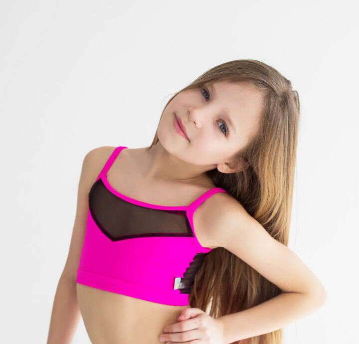 Дитячий одяг для танців та спорту